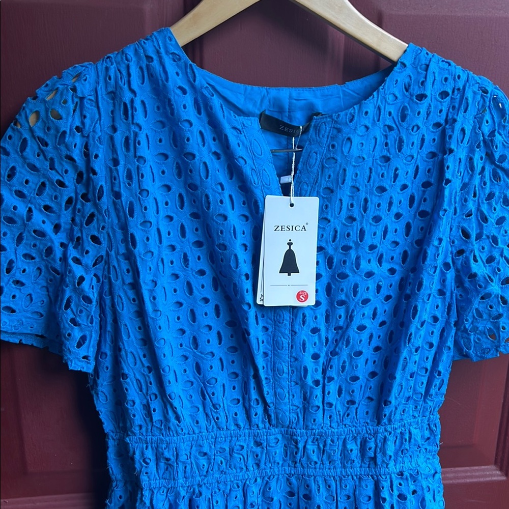 Elegant blue Eyelet Maxi Dress with pockets